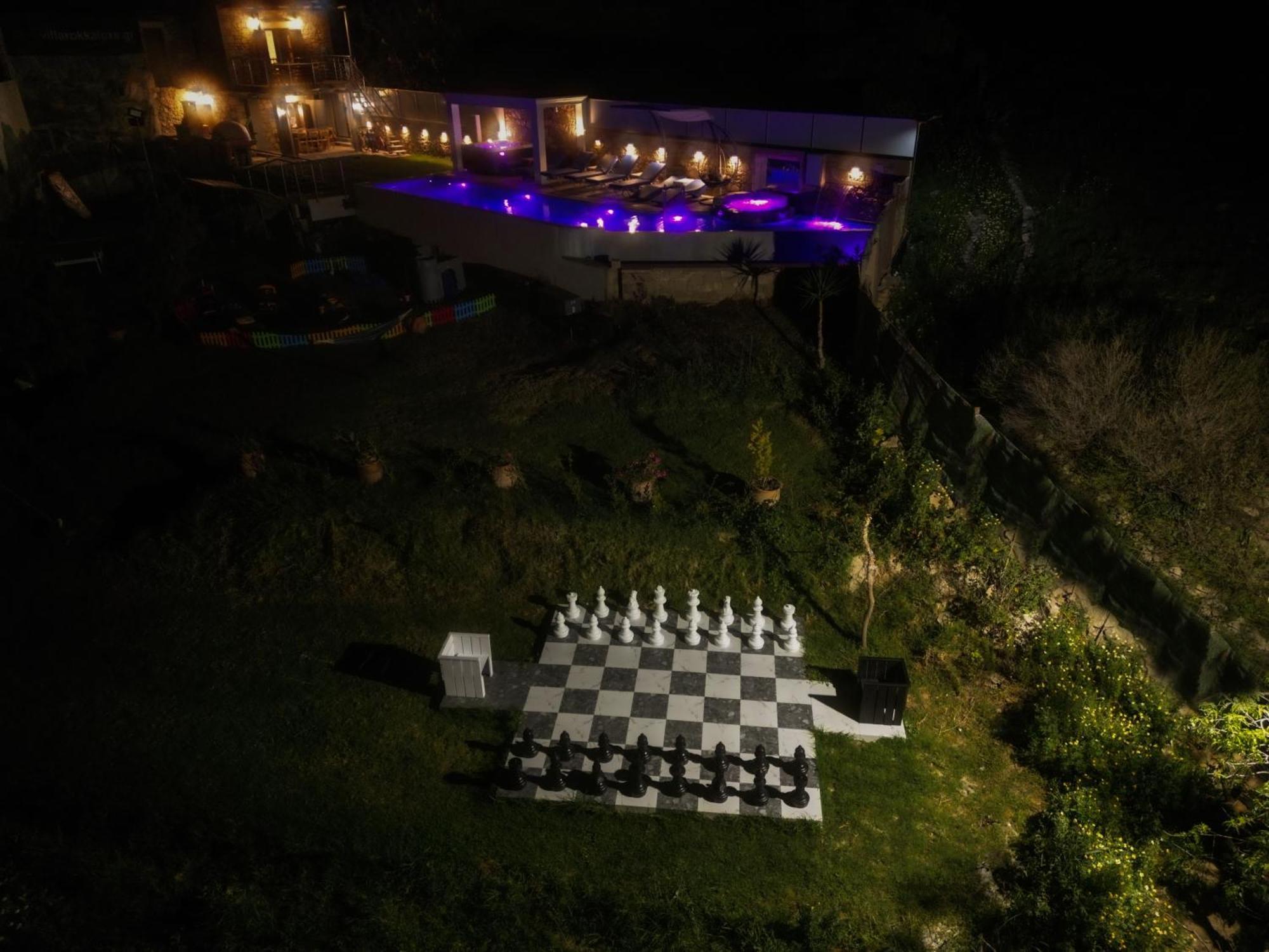 Heated Private Ozone Salt Pool, Jacuzzi, Cinema Inside & Outside, Ping Pong, Billiard, Ps5, Playground, Giant Chess, Giant Monopoly, Table Football, 3X Surround Sound - Villa Rokka Luxe Киссамос Экстерьер фото