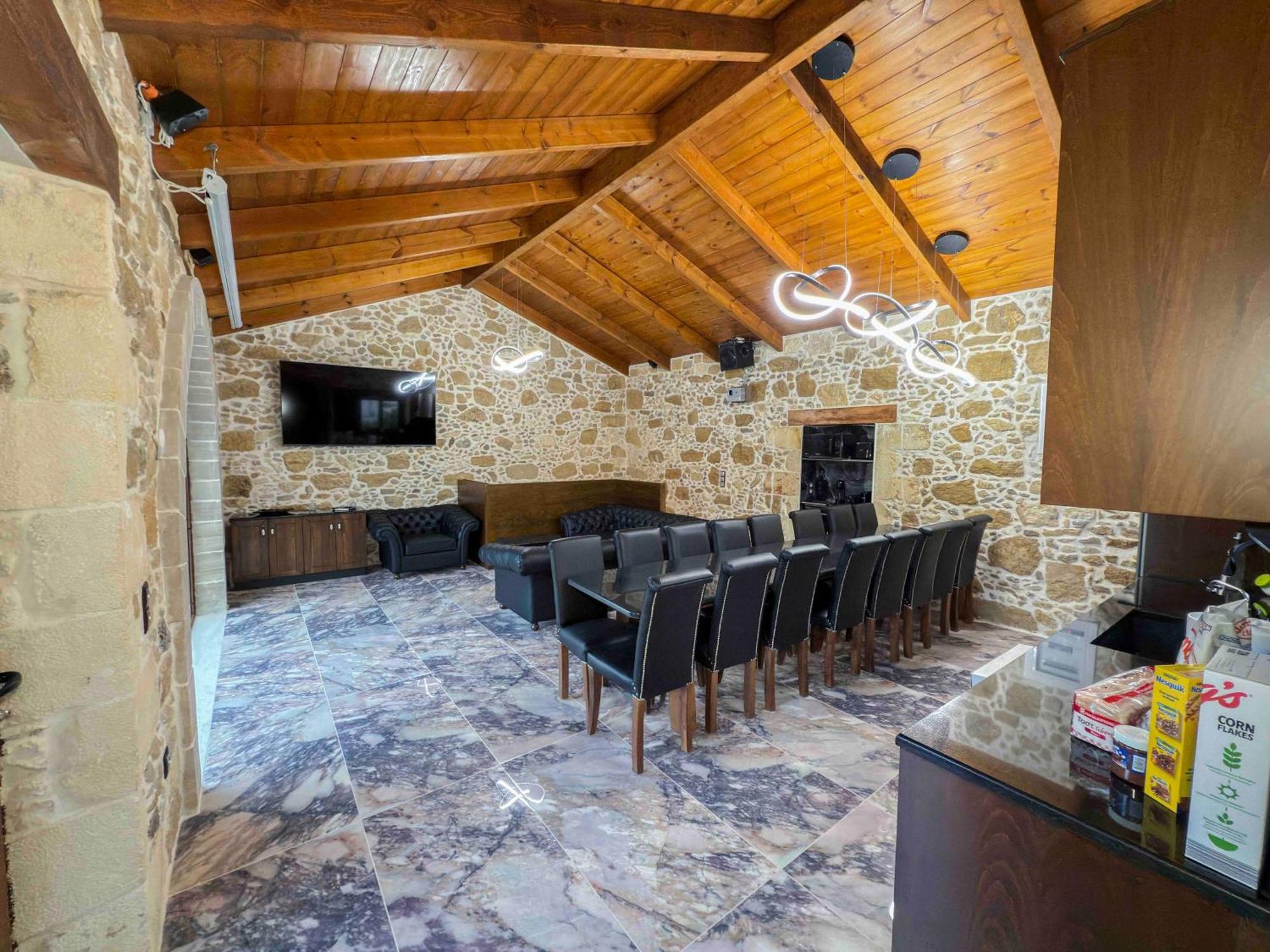Heated Private Ozone Salt Pool, Jacuzzi, Cinema Inside & Outside, Ping Pong, Billiard, Ps5, Playground, Giant Chess, Giant Monopoly, Table Football, 3X Surround Sound - Villa Rokka Luxe Киссамос Экстерьер фото