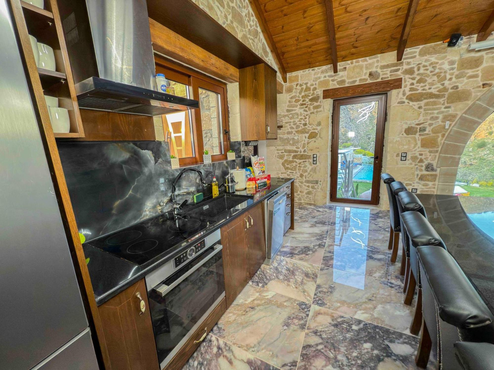 Heated Private Ozone Salt Pool, Jacuzzi, Cinema Inside & Outside, Ping Pong, Billiard, Ps5, Playground, Giant Chess, Giant Monopoly, Table Football, 3X Surround Sound - Villa Rokka Luxe Киссамос Экстерьер фото